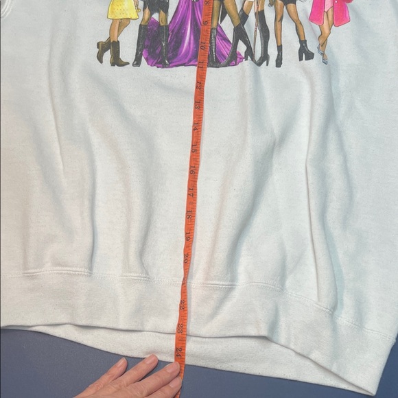 Taylor Swift White Graphic Sweatshirt - Picture 4 of 7